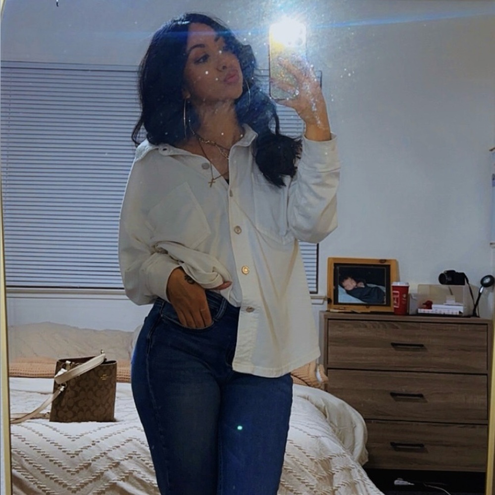 Meet your Posher, Anysia